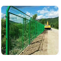 双边丝高速护栏果园河道钢丝阻隔网铁路防护铁丝隔离网格折弯栅栏